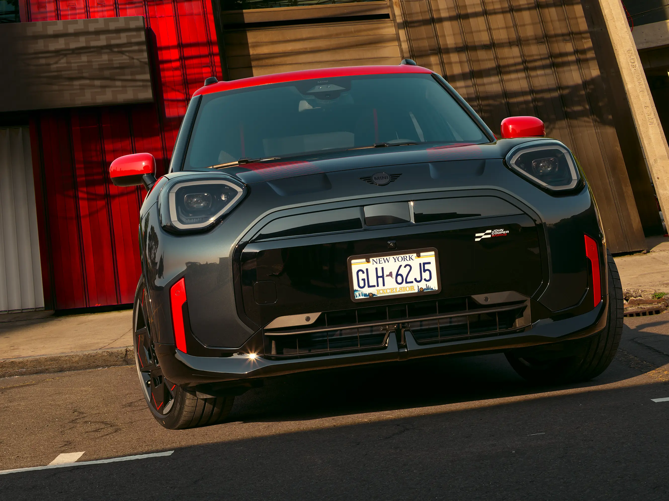 MINI John Cooper Works – J04 JCW näkymä edestä