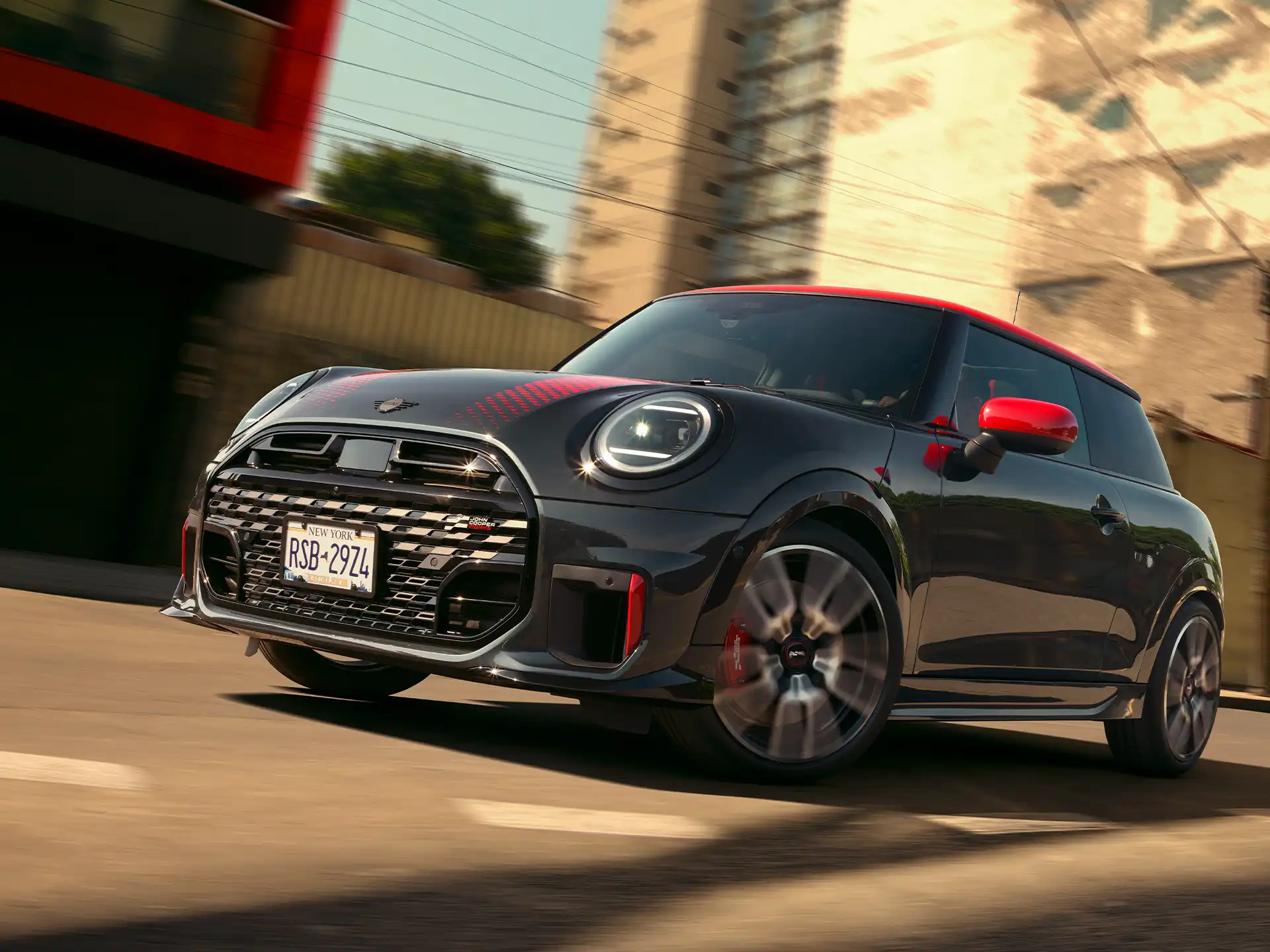 MINI John Cooper Works – F66 JCW näkymä sivulta