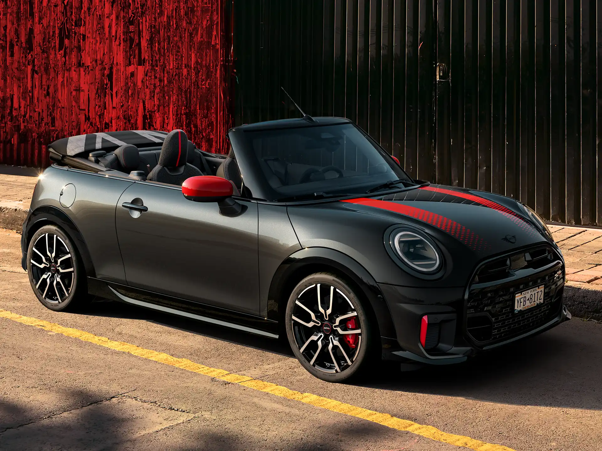 MINI John Cooper Works – F67 JCW näkymä sivulta